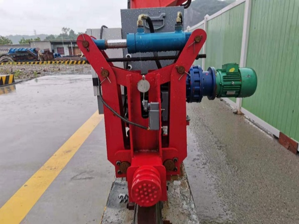 港口机械为什么必须安装夹轨器？
